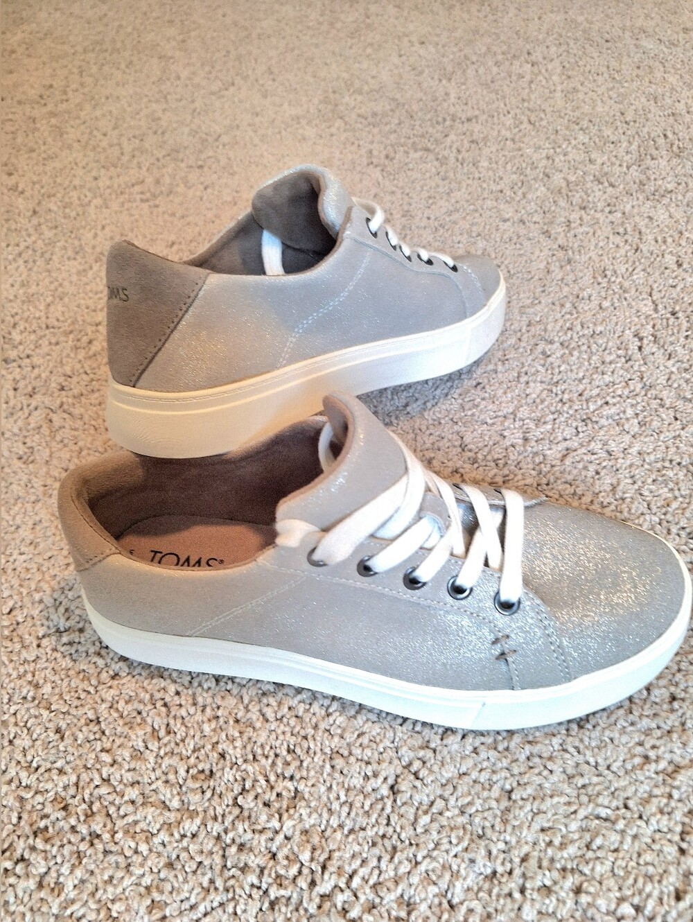 TOM'S Women's Kameron Lace-Up Sneakers Champagne Gold Metallic Size 7.5 - Picture 2 of 9